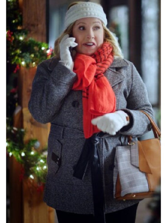 A Cozy Christmas Inn Jennifer Aspen Gray Coat